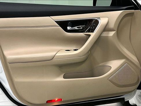 Used 2015 Nissan Altima 2.5 SL w/ Moonroof Package FWD image 21