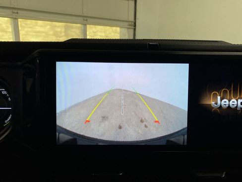 Used 2024 Jeep Wrangler Sahara image 26