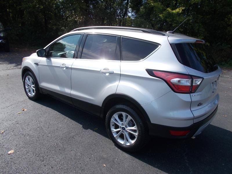 Used 2017 Ford Escape SE w/ Equipment Group 201A FWD image 5