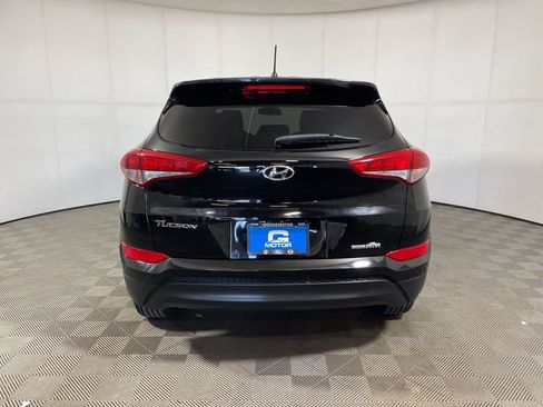Used 2018 Hyundai Tucson SE image 6