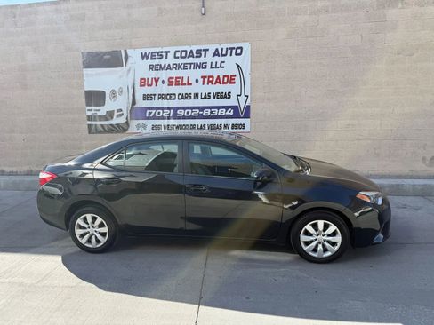 Used 2015 Toyota Corolla LE FWD image 3