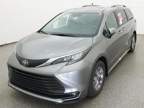 New 2026 Toyota Sienna XLE FWD image 20