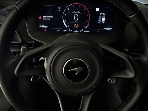 Used 2025 McLaren Artura RWD image 9