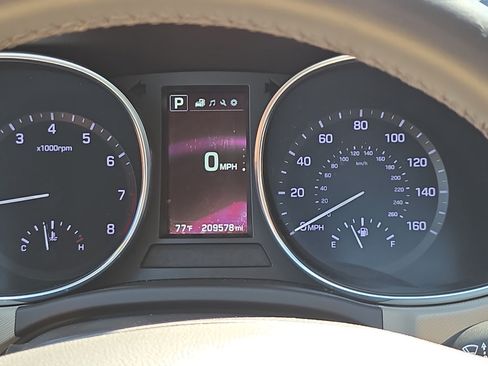 Used 2017 Hyundai Santa Fe Sport AWD/4WD image 17