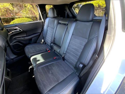 Used 2024 Mitsubishi Outlander SE image 20