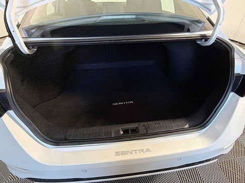 Certified 2022 Nissan Sentra SV FWD image 22