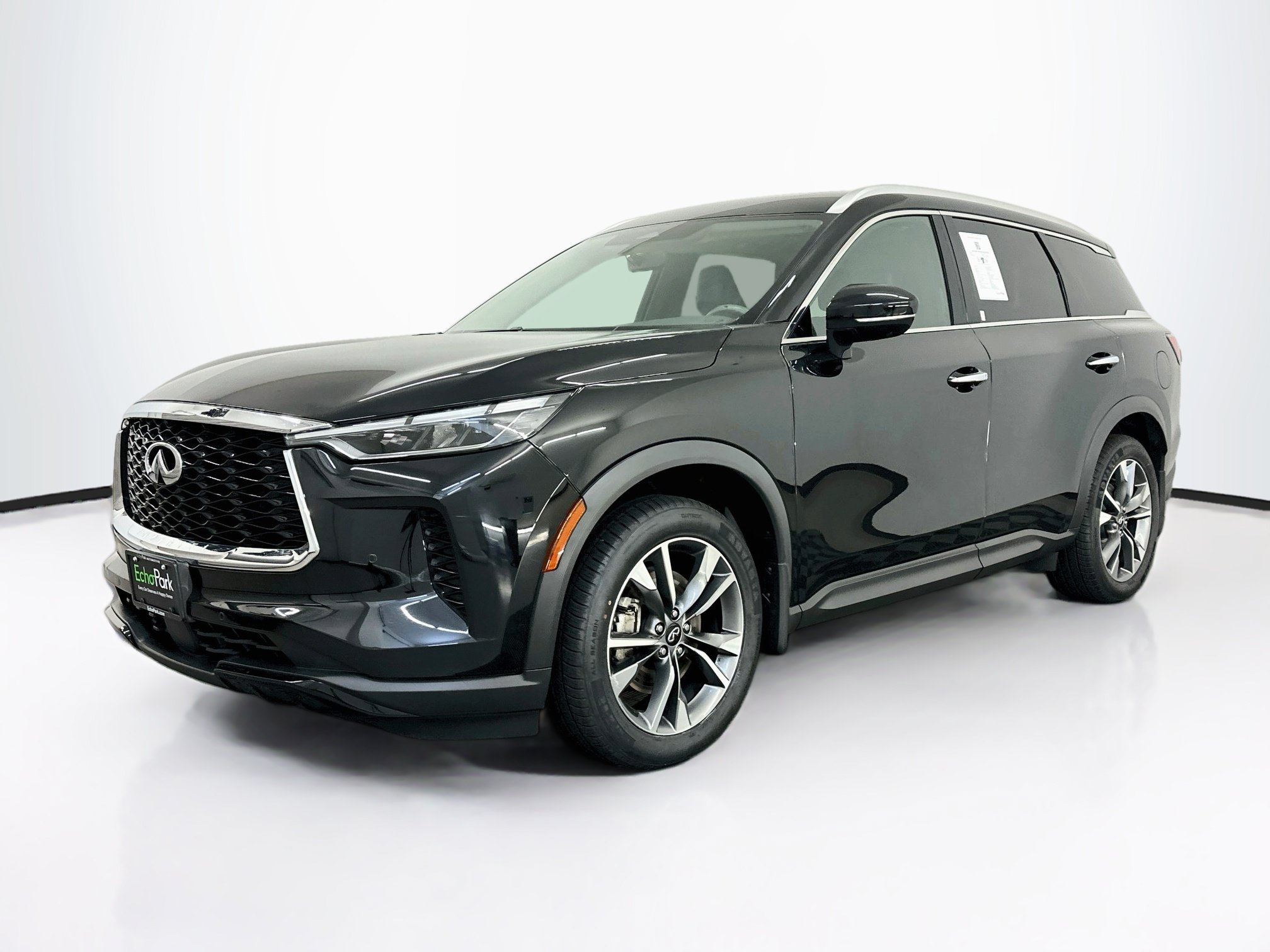 Used 2024 INFINITI QX60 Luxe w/ Cargo Package AWD/4WD image 3