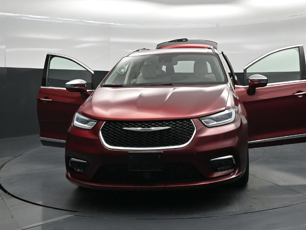 Used 2021 Chrysler Pacifica Limited w/ Premium & Safety Sphere Group AWD/4WD image 29