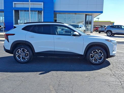 Certified 2025 Chevrolet Trax LT image 7