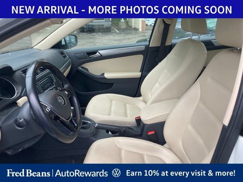 Used 2017 Volkswagen Jetta SE FWD image 9