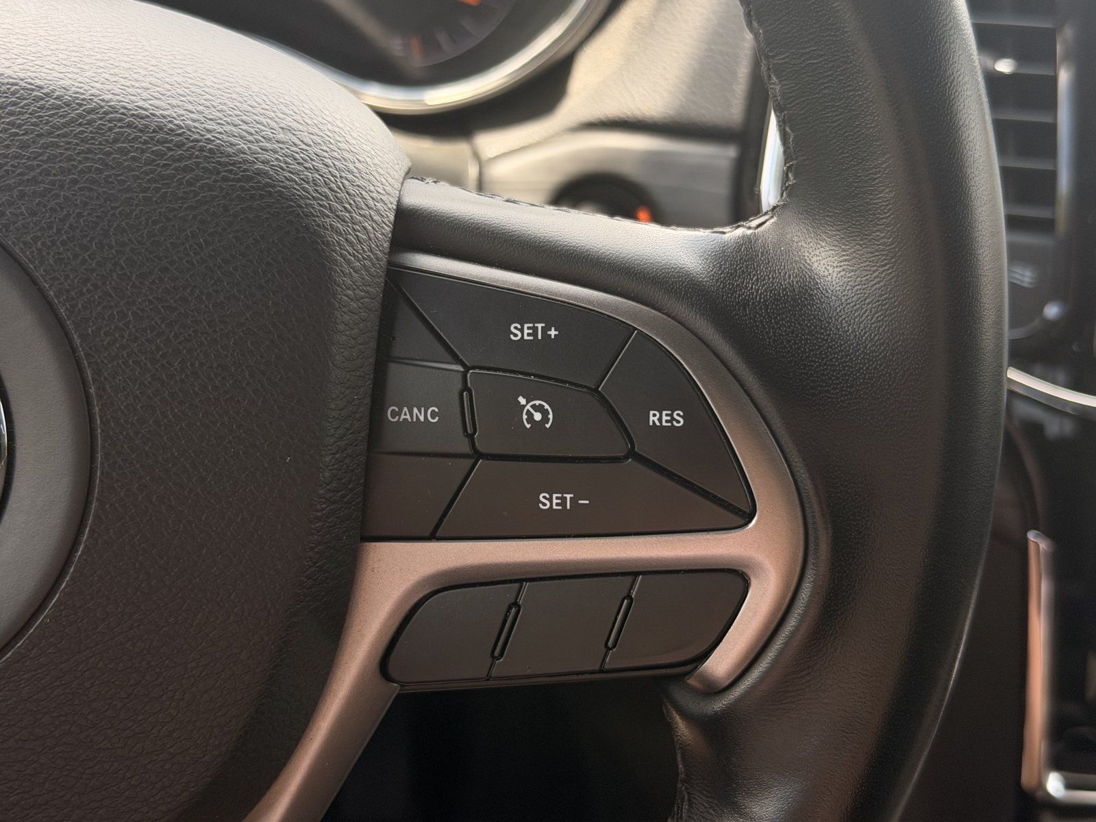 Used 2022 Jeep Grand Cherokee Laredo E AWD/4WD image 20