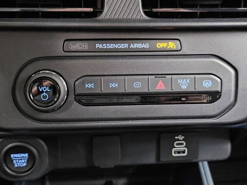 New 2026 Ford Maverick XLT w/ Black Appearance Package AWD/4WD image 18