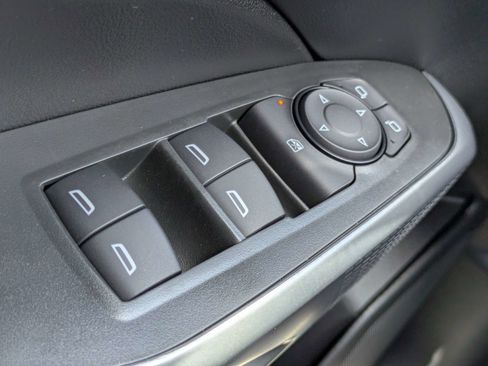 New 2026 Chevrolet Trax LS w/ LS Convenience Package FWD image 13
