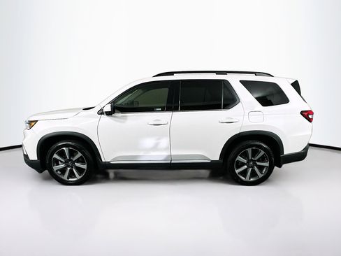 Used 2025 Honda Pilot Elite image 4