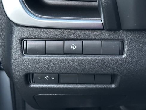 Certified 2023 Nissan Rogue SV image 36