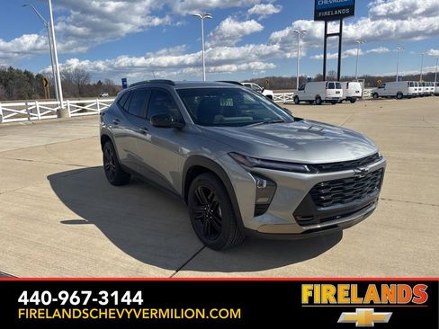 Used 2025 Chevrolet Trax ACTIV w/ Sunroof Package image 11