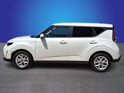 Used 2025 Kia Soul LX w/ LX Technology Package FWD image 7