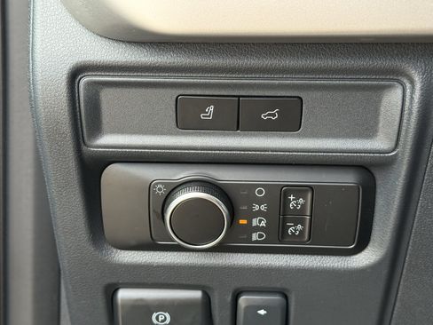 Used 2024 Ford Expedition XLT RWD image 26