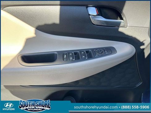 Certified 2023 Hyundai Santa Fe SEL image 17
