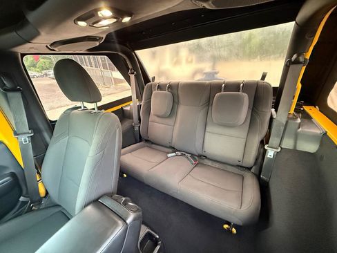 Used 2019 Jeep Wrangler Sport AWD/4WD image 10