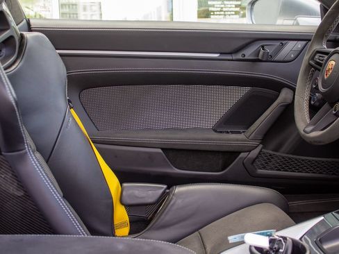 Used 2025 Porsche 911 GT3 RS RWD image 18