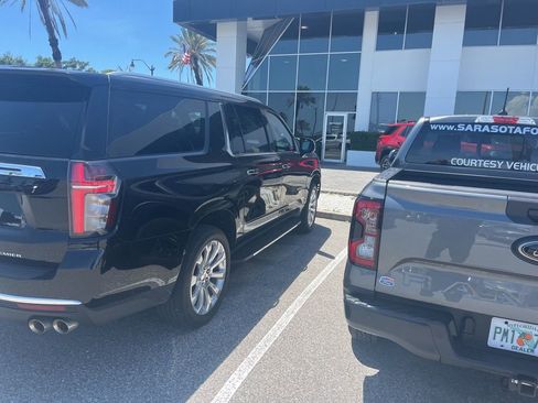 Used 2024 Chevrolet Suburban Premier RWD image 4