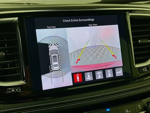Used 2022 Chrysler Pacifica Limited FWD image 19