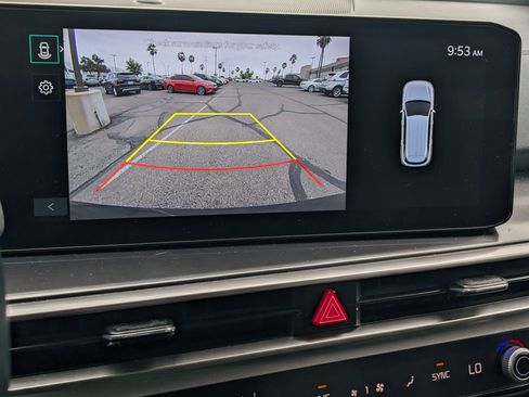 Used 2024 Kia Sorento S image 11