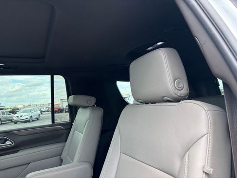 Certified 2023 Chevrolet Suburban Z71 w/ Luxury Package AWD/4WD image 30