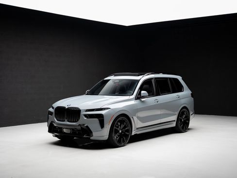 Used 2024 BMW X7 xDrive40i w/ Executive Package AWD/4WD image 4