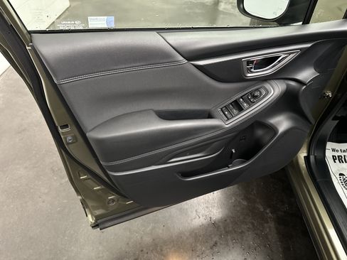Used 2024 Subaru Forester Premium AWD/4WD image 16