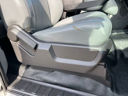 Used 2012 Ford F450 XL w/ XL Value Pkg image 22