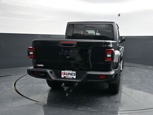 New 2026 Jeep Gladiator Sport image 8