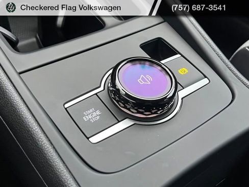 New 2026 Volkswagen Tiguan SE image 41