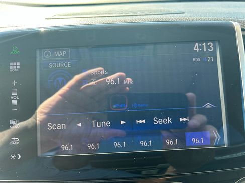 Used 2016 Honda Pilot Elite image 12