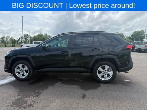 Used 2019 Toyota RAV4 XLE w/ Carpet Mat Package AWD/4WD image 15