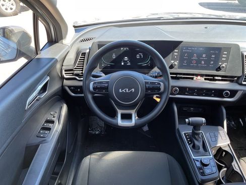 Used 2025 Kia Sportage LX image 14