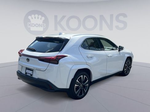 Used 2025 Lexus UX 300h AWD w/ Cold Area Package image 7