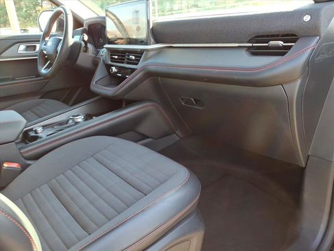 Used 2025 Ford Explorer ST-Line w/ ST-Line Street Pack image 10