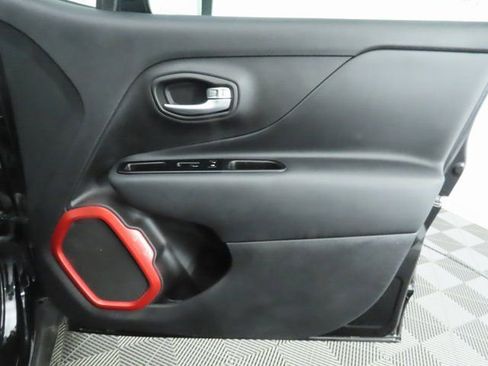 Used 2022 Jeep Renegade Trailhawk image 26