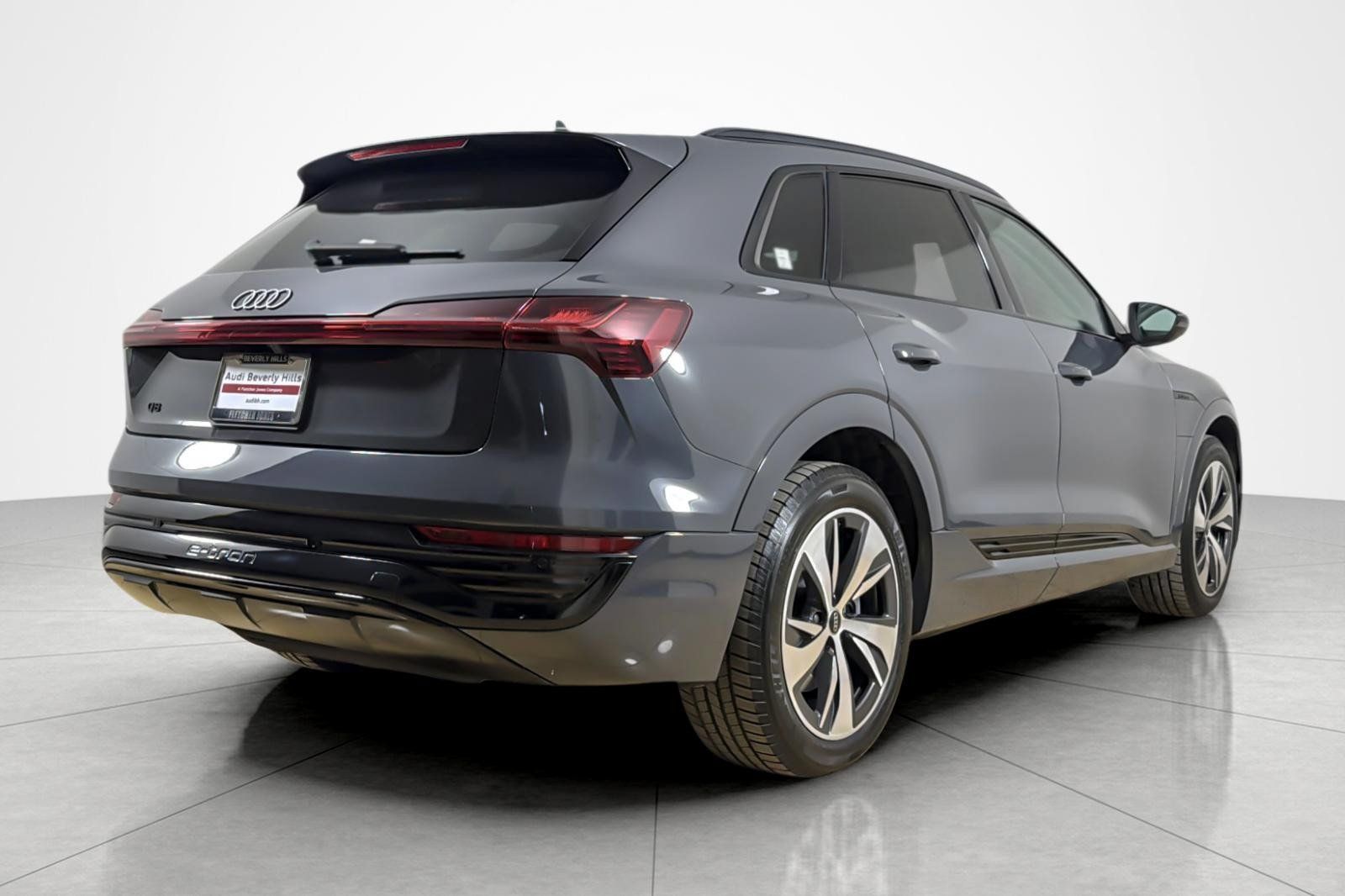 Used 2024 Audi Q8 e-tron Premium AWD/4WD image 5