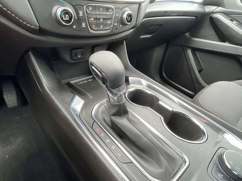 Used 2023 Chevrolet Traverse LT FWD image 32