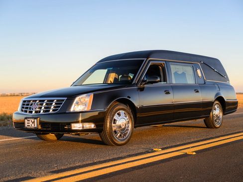 Used 2009 Cadillac DTS Hearse FWD image 76