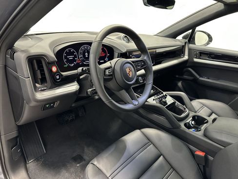 New 2026 Porsche Cayenne Cayenne Coupe image 4