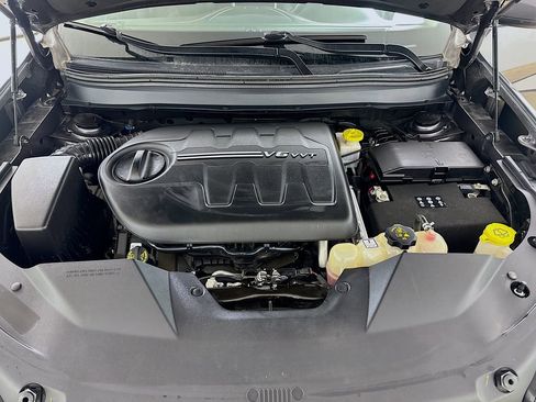 Used 2019 Jeep Cherokee Trailhawk AWD/4WD image 24