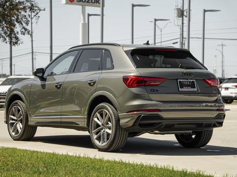 Certified 2025 Audi Q3 2.0T Premium w/ Convenience Package image 6