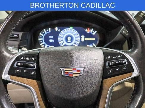 Used 2020 Cadillac Escalade Premium Luxury image 17