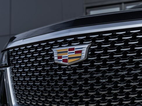 Used 2023 Cadillac Escalade Premium Luxury image 15