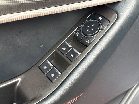 Used 2025 Ford Explorer ST-Line image 23