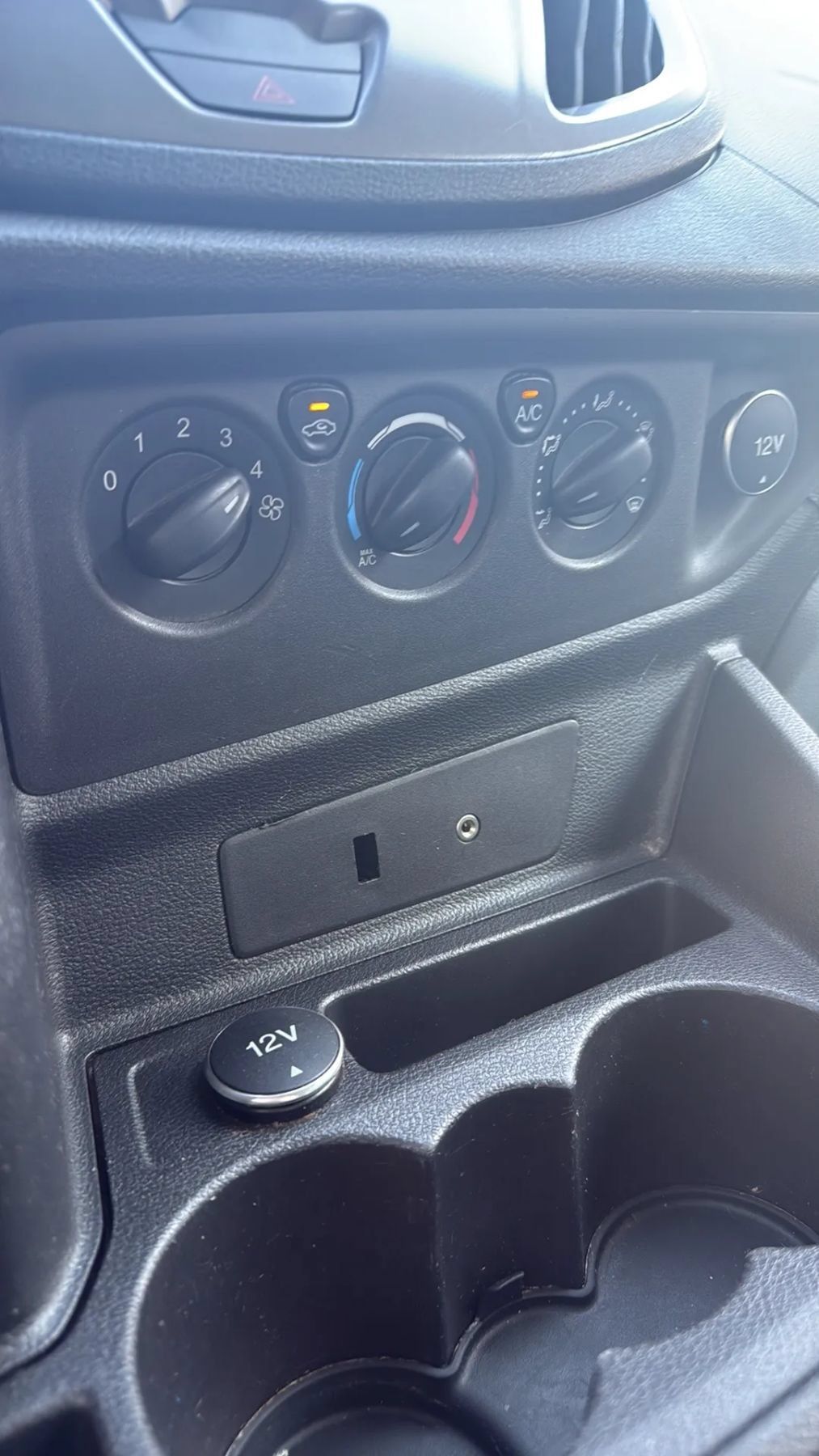 Used 2015 Ford Transit 350 XLT RWD image 20